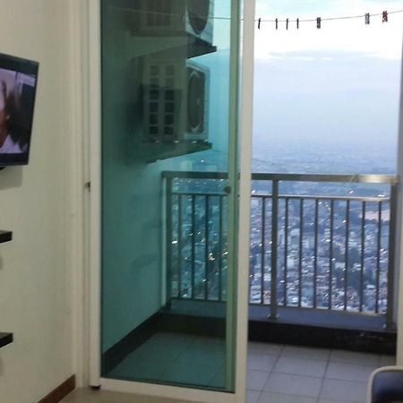Robert'S Condominium Jakarta Exterior photo