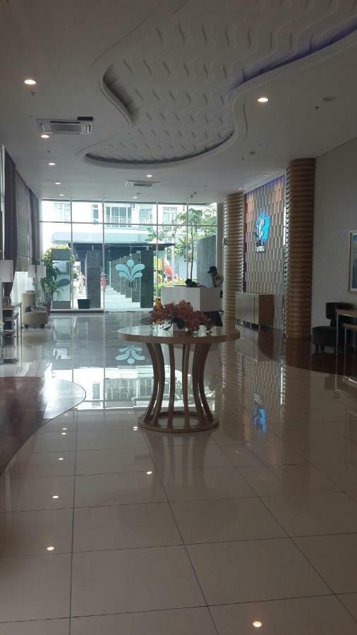 Robert'S Condominium Jakarta Exterior photo
